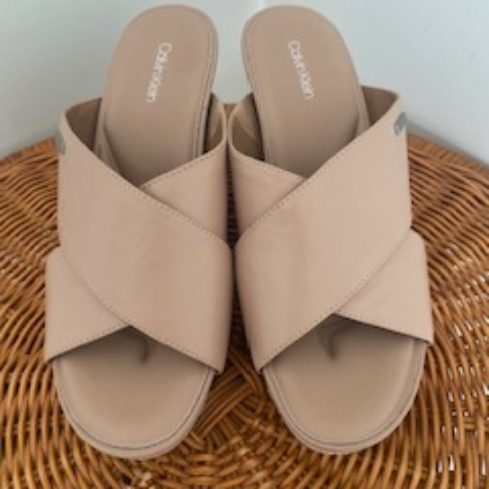 Calvin Klein tan Jacolyn wedge sandals size 10